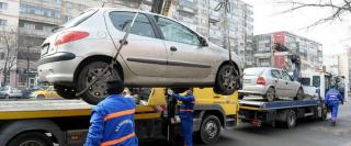 Atenţie, şoferi! Maşinile pot fi ridicate din nou. Află în ce condiţii poţi rămâne fără autoturism şi cum îl poţi recupera
