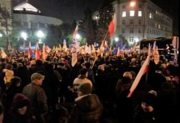 Haos în Parlamentul din Polonia. Șefa Guvernului și mai mulți lideri ai țării, EVACUAȚI cu poliția (VIDEO)