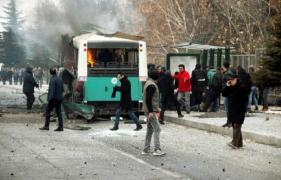 ATAC în centrul Turciei, la Kayseri! 13 morți și 48 de răniți, după ce o mașină capcană a EXPLODAT lângă o universitate. PRIMELE IMAGINI (Foto + Video)