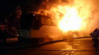 Incident şocant la Vaslui. Un autobuz plin cu pasageri a luat foc în mers, la intrarea în Bârlad (VIDEO)