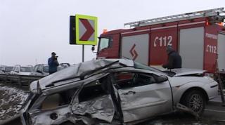 Tragedie pe DN17, în urma unui accident rutier foarte grav. Două tinere au murit, după ce un autoturism s-a ciocnit cu o betonieră