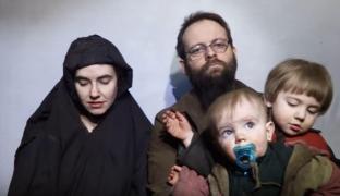 OSTATICI la patru ani! Doi nord-americani, răpiţi de talibani, au devenit părinţi în captivitate. IMAGINI tulburătoare cu cei doi copii ai cuplului