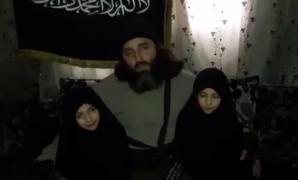 IMAGINI ŞOCANTE! Un tată jihadist, filmat cum îşi convinge fetiţele să se sinucidă. După câteva zile, una dintre copile s-a aruncat în aer!