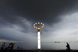 TAIFUN aşteptat chiar de CRĂCIUN! Sute de mii de oameni sunt nevoiţi să-şi părăsească locuinţele