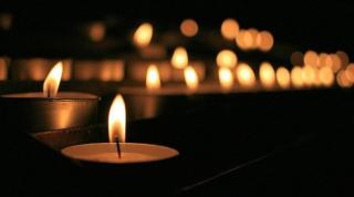 Bărbatul care şi-a UCIS soţia şi fiica în prima zi de CRĂCIUN a cerut să meargă la înmormântarea lor