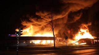 IMAGINI incredibile: Un INCEDIU de proporţii a distrus o moschee. Focul a fost premeditat (FOTO, VIDEO)