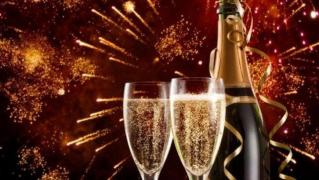 LA MULŢI ANI, 2017! Ce MESAJE şi SMS-URI poţi trimite de REVELION 2017