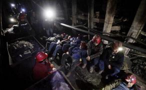 Proteste în Valea Jiului. Minerii de la Paroșeni şi Uricani s-au blocat în subteran 