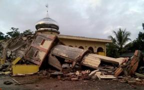 Cutremur de 6,4 grade în Indonezia. Zeci de MORŢI şi RĂNIŢI, clădiri prăbuşite, oamenii sunt prinşi sub dărâmături (VIDEO)