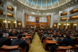 ALEGERI PARLAMENTARE 2016. Cine sunt cei care ne cer votul: Sute dintre candidaţi sunt pensionari, iar zeci sunt şomeri şi casnici