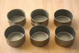 Le-ai aruncat până acum, fără să vezi asta! MARE GREȘEALĂ! Ce poți să faci cu zecile de cutii de conserve goale