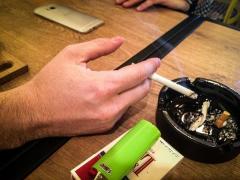 Legea antifumat golește buzunarele! Peste 1.000 de avertismente și amenzi usturătoare, în prima lună de la intrarea în vigoare