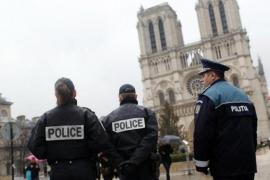 Atentate Paris: Guvernul francez propune prelungirea stării de urgenţă cu două luni