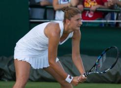 Un nou succes pentru Irina Begu. Românca a învins-o pe Azarenka și s-a calificat în optimi la Roma