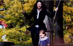 Anca Lungu, prezentatoarea Observatorului de Weekend, a compus și cântă o melodie pentru fetița sa (VIDEO)