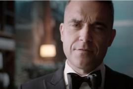 Naţionala de fotbal a României, luată peste picior de cântăreţul Robbie Williams, înaintea meciului cu Franţa (VIDEO)