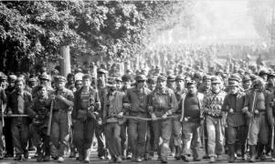 26 de ani de la Mineriada din iunie 1990: Civili bătuţi cu bestialitate de minerii conduşi de Miron Cozma. Sute de persoane au fost rănite sau arestate (VIDEO)