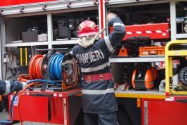 Buzău: Un microbuz plin cu pasageri a fost cuprins de FLĂCĂRI!