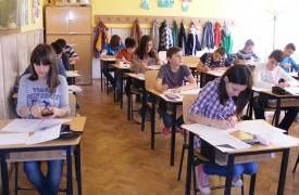 EVALUAREA NAŢIONALĂ 2016.  La prima probă scrisă s-au prezentat 150.000 de absolvenţi ai clasei a VIII-a