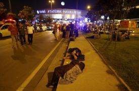 Imagini TERIFIANTE de la triplul atentat-sinucigaş din Istanbul (GALERIE FOTO)