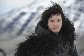 SCHIMBARE MAJORĂ pentru starul din Game of Thrones. Reacţia vehementă a fanilor actorului Kit Harington (FOTO)