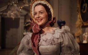 Olivia de Havilland, actriţa din filmul “Pe aripile vântului”, împlineşte 100 de ani. “Vă imaginaţi asta? Ce realizare!”