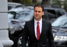 Un nou caz de PLAGIAT în politica românească: Comisia de etică a Academiei de Poliţie a stabilit că lucrarea de doctorat a lui Robert Negoiţă este un plagiat