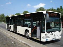 De prin RATB adunate. TOPUL celor mai amuzante replici auzite în autobuz. “Doamnă, de ce aţi deschis geamul? Că îmi plouă în cap. Păi, dacă aveţi capul gol!”