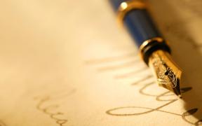 VIRAL! O compunere scrisă de o fetiţă de 8 ani din România a făcut înconjurul lumii. “În lumea mea, nu se fură, doar se cere şi se împarte, nu se înfurie nimeni dacă nu vrea nimeni să îţi dea”