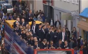 IMAGINI IMPRESIONANTE: Cum au fost primiţi jucătorii islandezi la revenirea la Reykjavik (VIDEO)