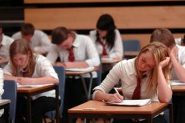 Topul perlelor la BACALAUREAT 2016. “Ion este roman psihologic, tratează zbuciumul său când sărută pământul ca pe o iubită.”, ”Iubirea e ceva care îţi trece prin stomac, râgâi când nu mai ai sentimente.”