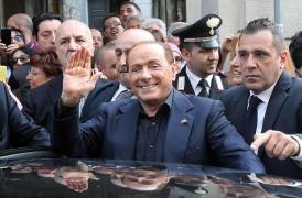 Gata! Au bătut palma! AC Milan nu îi mai aparţine lui Berlusconi. Noii proprietari au de achitat o sumă exorbitantă