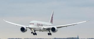 Aterizare de urgenţă pe Aeroportul Otopeni. Unul dintre motoarele unui avion care tranzita spaţiul aerian românesc a cedat - UPDATE