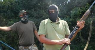 La ieşirea din sediul DIICOT, “traficanții de arme” din reportajul Sky News fac declaraţii CUTREMURĂTOARE. Totul a fost “o glumă proastă”