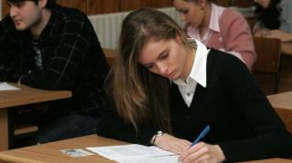 BAC 2016: Peste 42.000 de absolvenţi de liceu s-au înscris pentru sesiunea de toamnă a examenului. Când încep probele