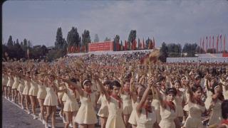 Amintiri DUREROASE de la Parada de 23 august: “Aveam 11 ani. Tata murise. Mama nu a avut bani să-mi cumpere băscuţă. Am fost trimisă acasă!” (FOTO)