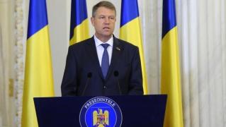 De Ziua Limbii Române, preşedintele Iohannis a decorat şapte profesori de limba română. ”Distinşi profesori, daţi-mi voie să vă felicit şi să vă mulţumesc..."