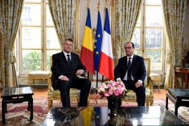 Francois Hollande a fost primit la Palatul Cotroceni de către preşedintele Iohannis