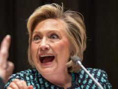 Ştirea care face vâlvă în SUA: Hillary Clinton nu este…Hillary Clinton! “Cine este femeia aceasta? O DUBLURĂ!”