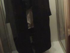 Bucureșteanule, știi că în fiecare zi treci pe lângă hainele pline de sânge ale celei mai luminate minți românești, ucisă cu bestialitate?