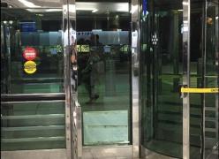 PANICĂ pe aeroportul LaGuardia din New York: "Peste tot sunt soldați cu puști AR-15'' (FOTO)