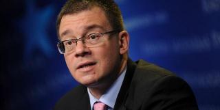 Mihai Răzvan Ungureanu a demisionat de la conducerea SIE. Cine îi va lua locul