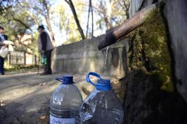 În Piatra-Neamț se bea apă de la morți. Buletinul de analiză obținut de presa locală împarte comunitatea în două