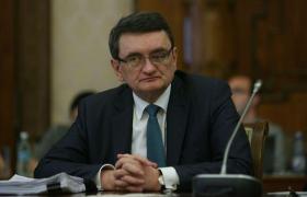 PROTESTE în ţară! Sute de oameni au cerut DEMISIA lui Ciorbea: "Victor Ciorbea, Avocatul Poporului? Nu! Trădătorul poporului!”