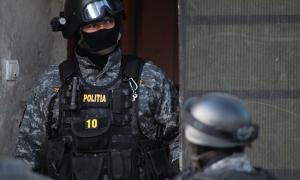 Acţiune de proporţii a SICE. 47 de percheziţii FULGER, în cazul unui prejudiciu de aproape 16 milioane de euro. 200 de poliţişti intervin în forţă