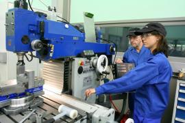 Româncele, cel mai puţin discriminate la salarii faţă de bărbaţi în UE