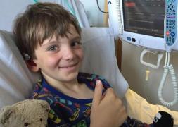 Medicii din Marea Britanie, CONSTERNAŢI! Un băieţel de 8 ani, SINGURUL diagnosticat cu această BOALĂ MISTERIOASĂ: Nu am mai auzit de aşa ceva! (VIDEO)