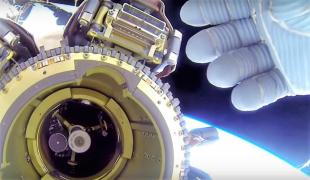 Astronauţii de pe ISS, acuzaţi că ascund existenţa EXTRATEREŞTRILOR! Cum a fost surprins unul dintre cosmonauţi (VIDEO)