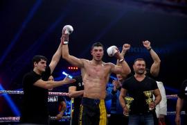 TRAGEDIE în sportul românesc. Luptător de K1, MORT după ce a intrat cu maşina într-o autoplatformă, pe un drum din Voluntari (VIDEO)