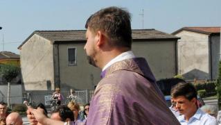 Tragedie în Italia: Preot român, găsit SPÂNZURAT în casa parohială!  